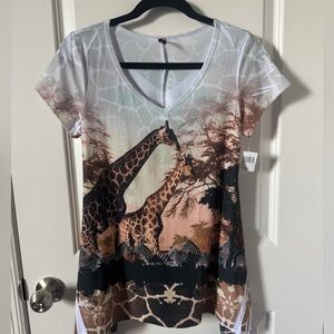 NWT Big Bang Giraffe Print V-Neck Women's Top Size Medium
